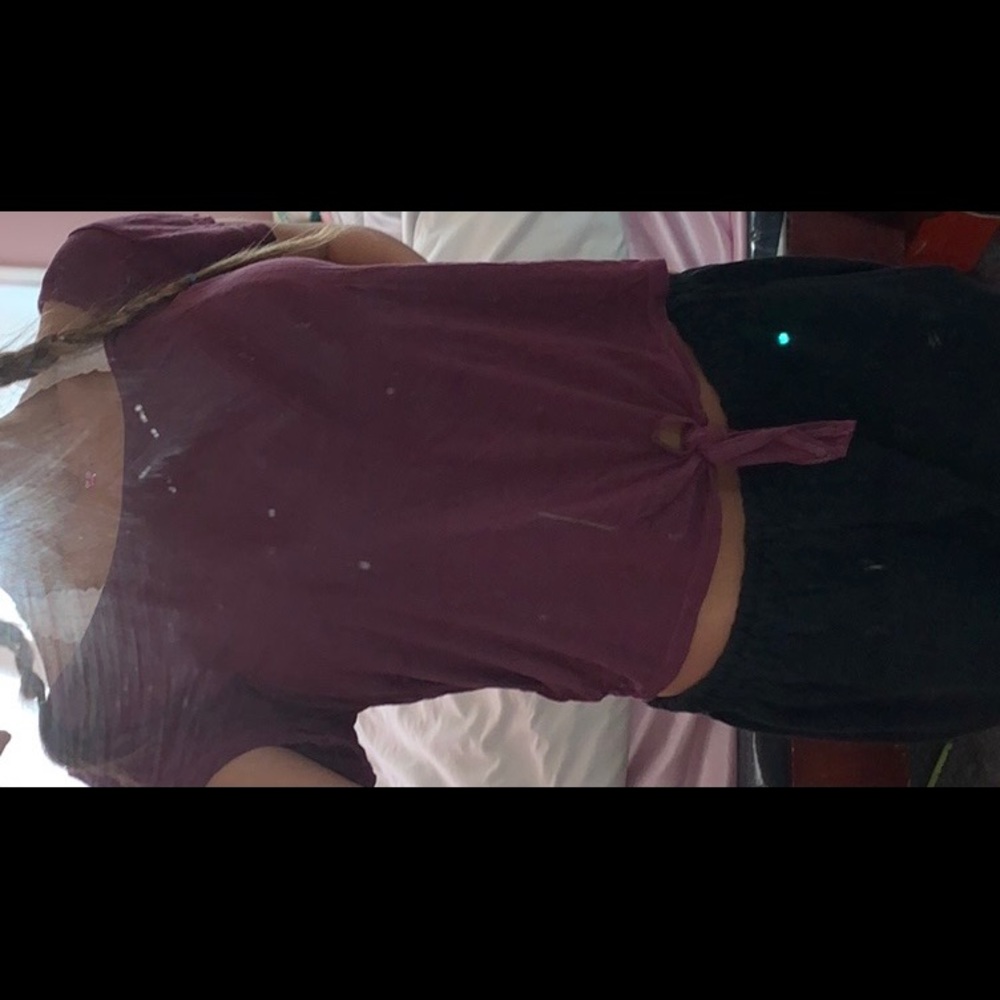 Large Burgundy American Eagle soft&sexy t-shirt
